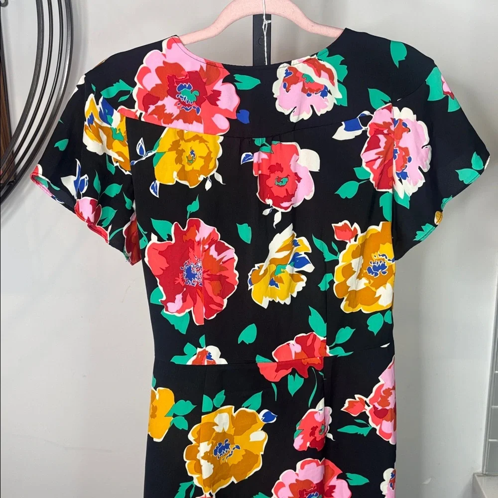 Who What Wear - Floral & Ruffled Wrap Dress - Size Medium - Picture 12 of 13